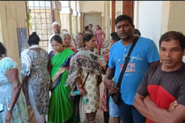 Vasco fish vendors march to MMC claiming that wholesalers discreetly sell fish