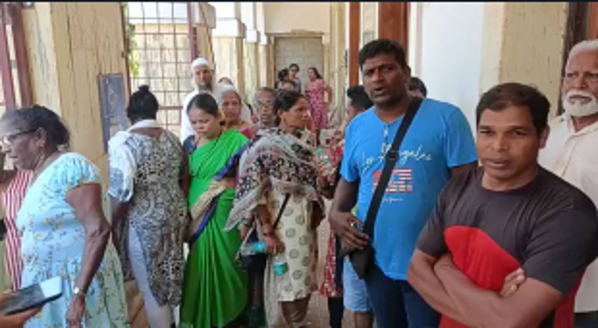 Vasco fish vendors march to MMC claiming that wholesalers discreetly sell fish