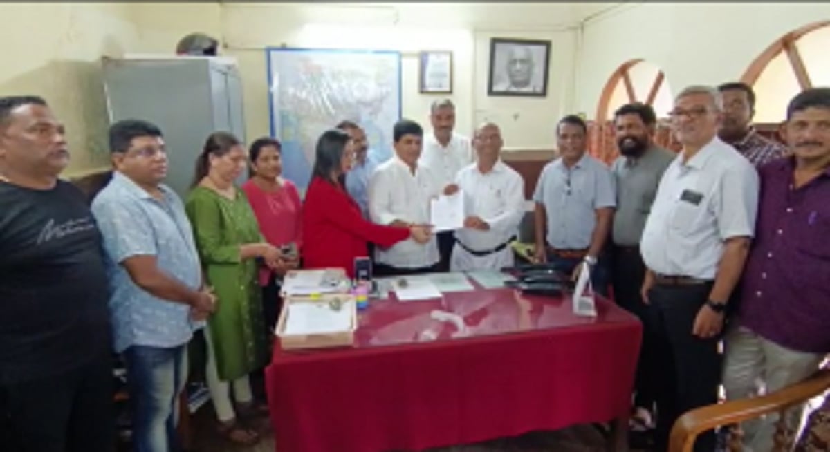 Vasco locals submit memorandum to station manager requesting additional trains to attend Vailankanni feast