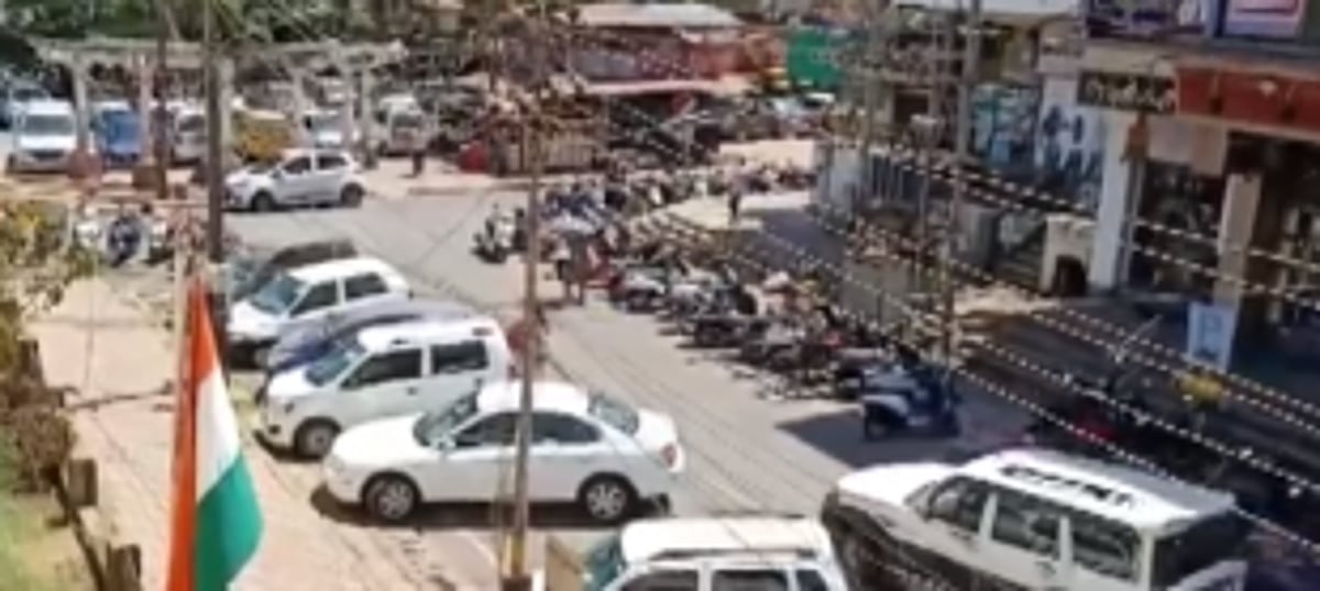 Vasco residents angry at handcarts,  taxis occupying parking space