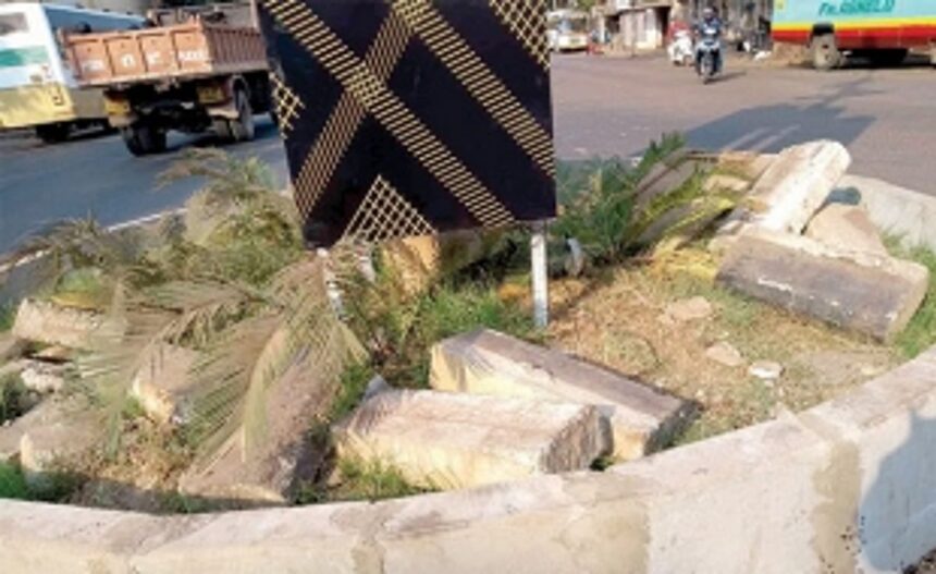 Vasco traffic circle a dumping site!