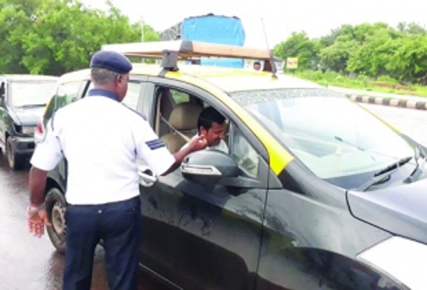 Vasco traffic cops fine 300 vehicles for violating ‘No Entry’ notification 1 Vasco traffic cops fine 300 vehicles for violating ‘No Entry’ notification