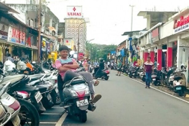 Vehicles clog Margao roads as town runs out of parking spaces