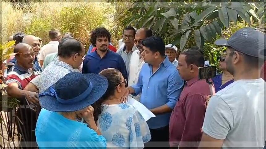 Velsao Villagers Protest Against Illegal Dumping Blocking Access Route