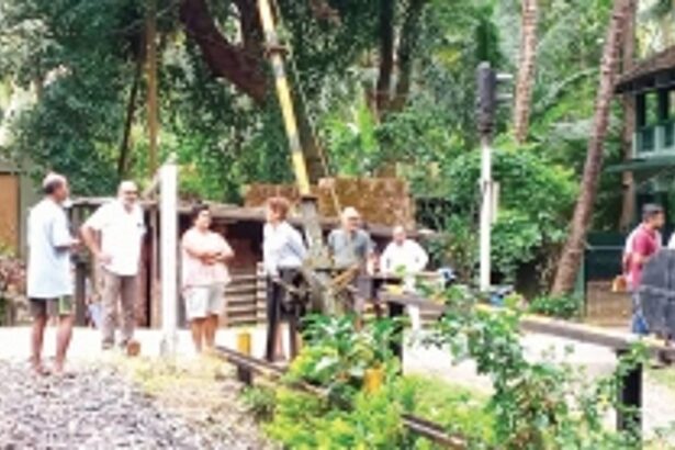 Velsao villagers stop railway authorities from ‘trespassing’