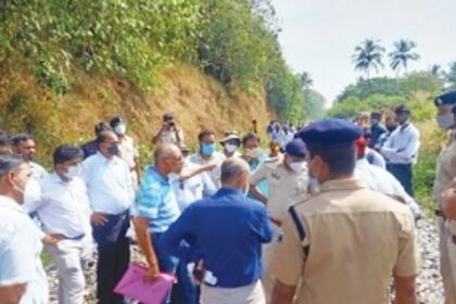 Velsaokars tell the Railways: OUR PROPERTIES ARE NOT YOUR PLAYGROUND