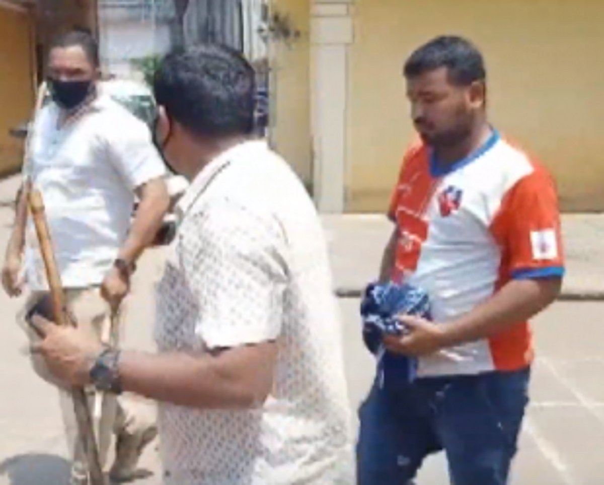 Vendor arrested for selling food items at exorbitant prices