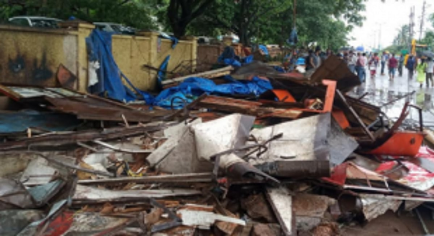 Vendors anguished over prolonged delay 1 Vendors anguished over prolonged delay