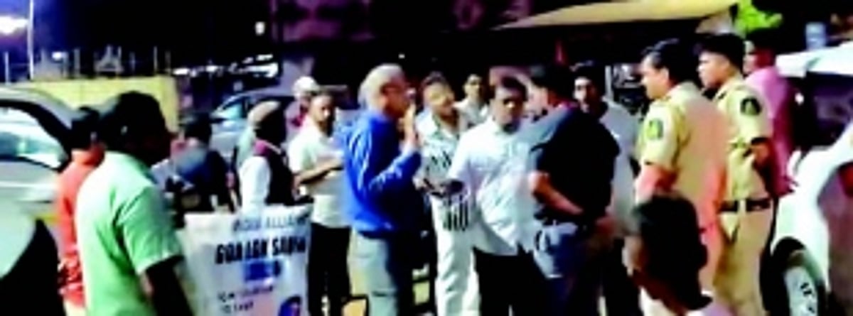 Venzy gets show cause notice for using speaker at Curchorem campaign meet