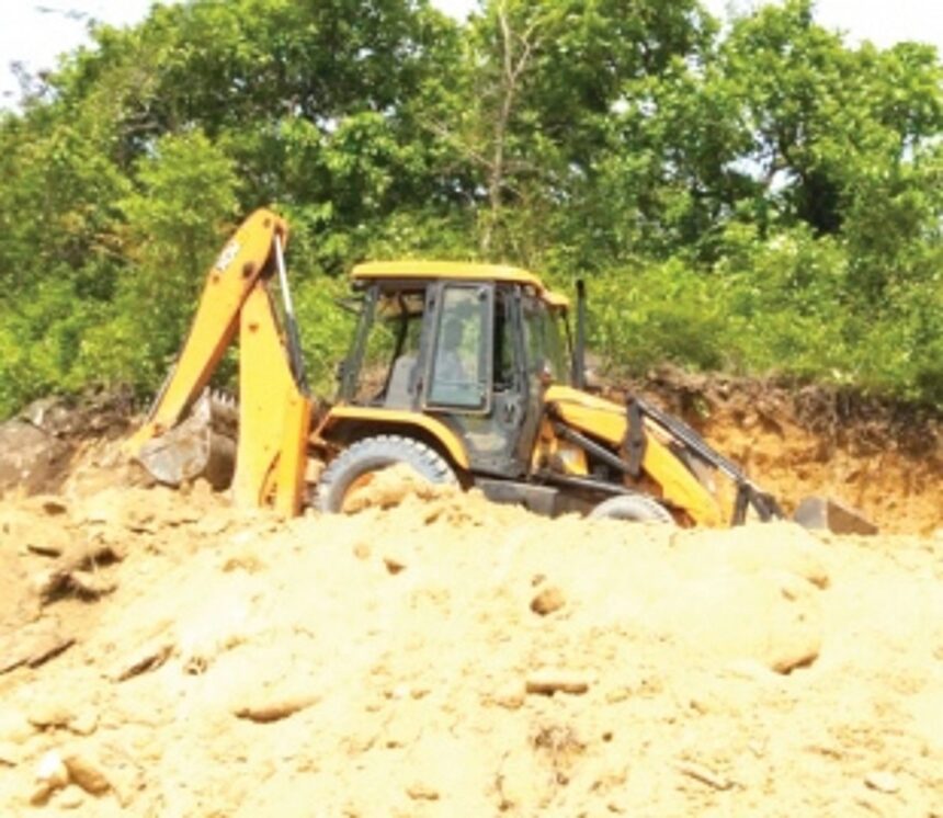 Verla, Canca, Parra residents stop  ‘illegal’ construction, hill cutting