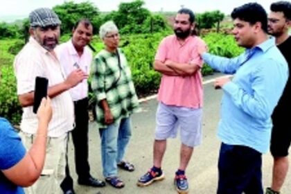 Verna locals rush to industrial estate to check on the visit  of ‘BookMyShow’ reps  with IDC officials