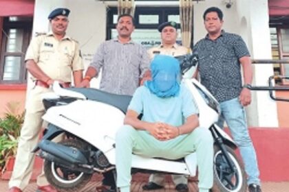 Verna police arrests youth performing stunts on road