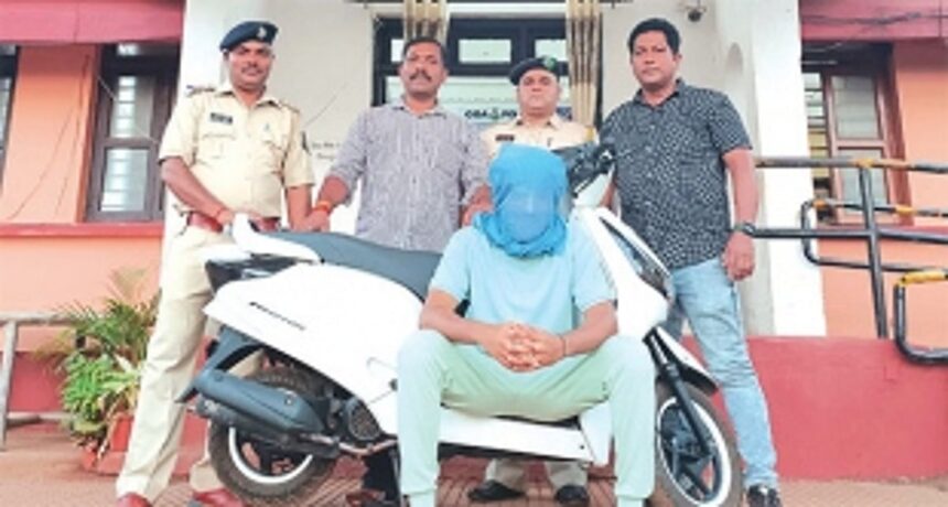 Verna police arrests youth performing stunts on road