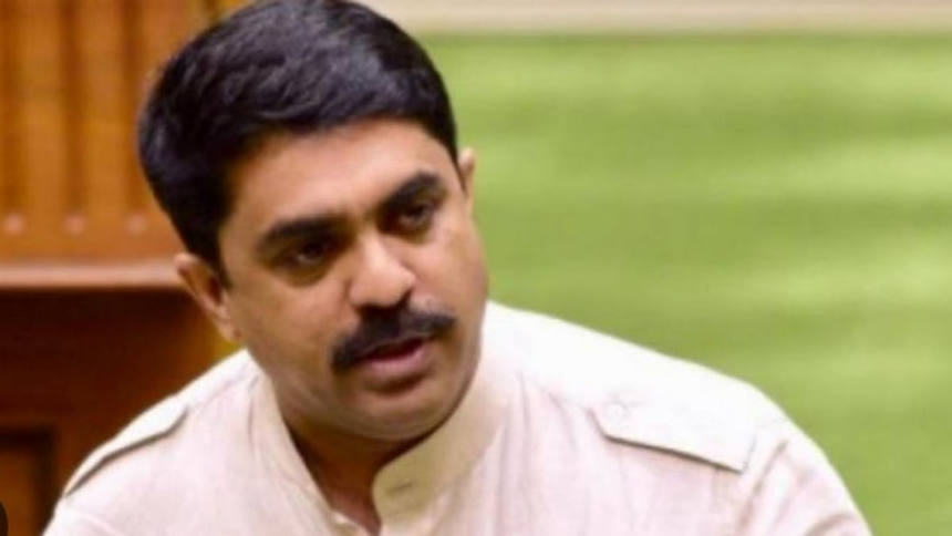 Vijai Sardesai Alleges Scam in Taxi, Rent-a-Car Permits; CM Sawant Promises Probe 1 Vijai Sardesai Alleges Scam in Taxi, Rent-a-Car Permits; CM Sawant Promises Probe