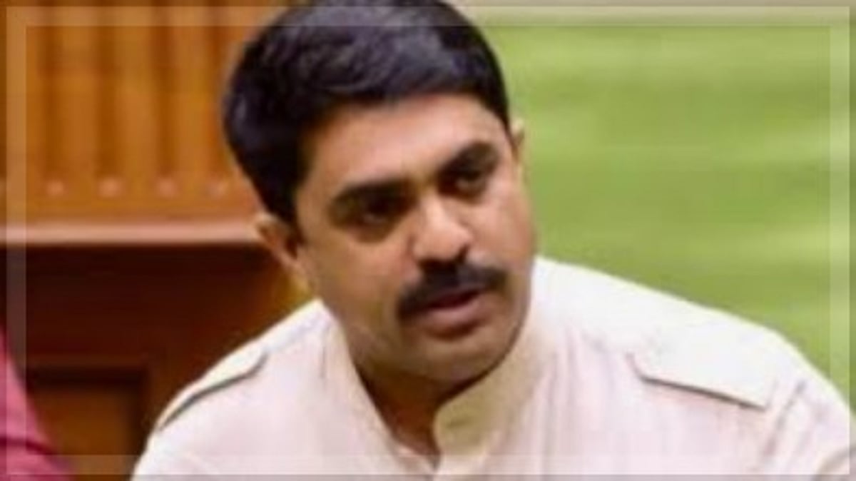 Vijai Sardesai Criticizes Goa Government Over Unfulfilled Budget Commitments and Surplus Funds