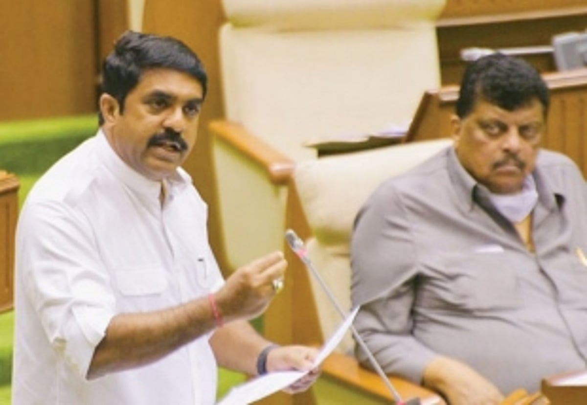 Vijai blasts govt over COVID-19  mismanagement in House