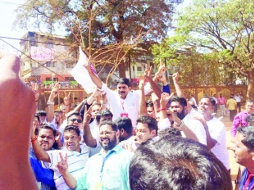 Vijai to be kingmaker 1 Vijai to be kingmaker