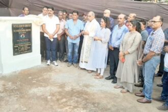 Vijai unveils foundation stone for astro turf in Fatorda