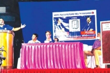 Vijay promises redeveloped houses to Pajifond people if his candidate becomes councillor