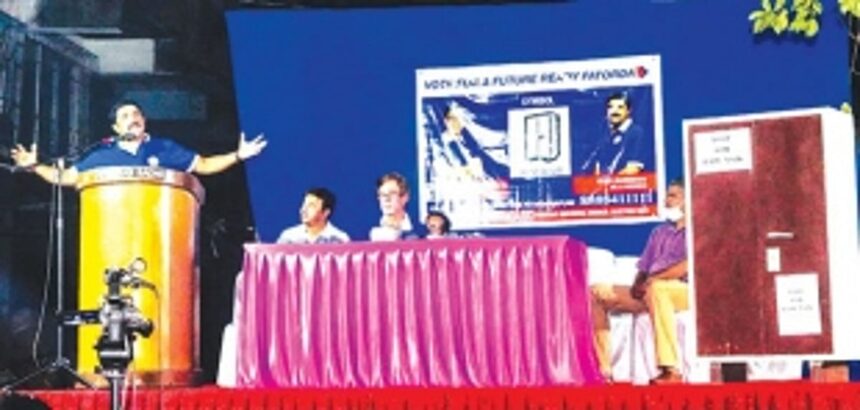 Vijay promises redeveloped houses to Pajifond people if his candidate becomes councillor