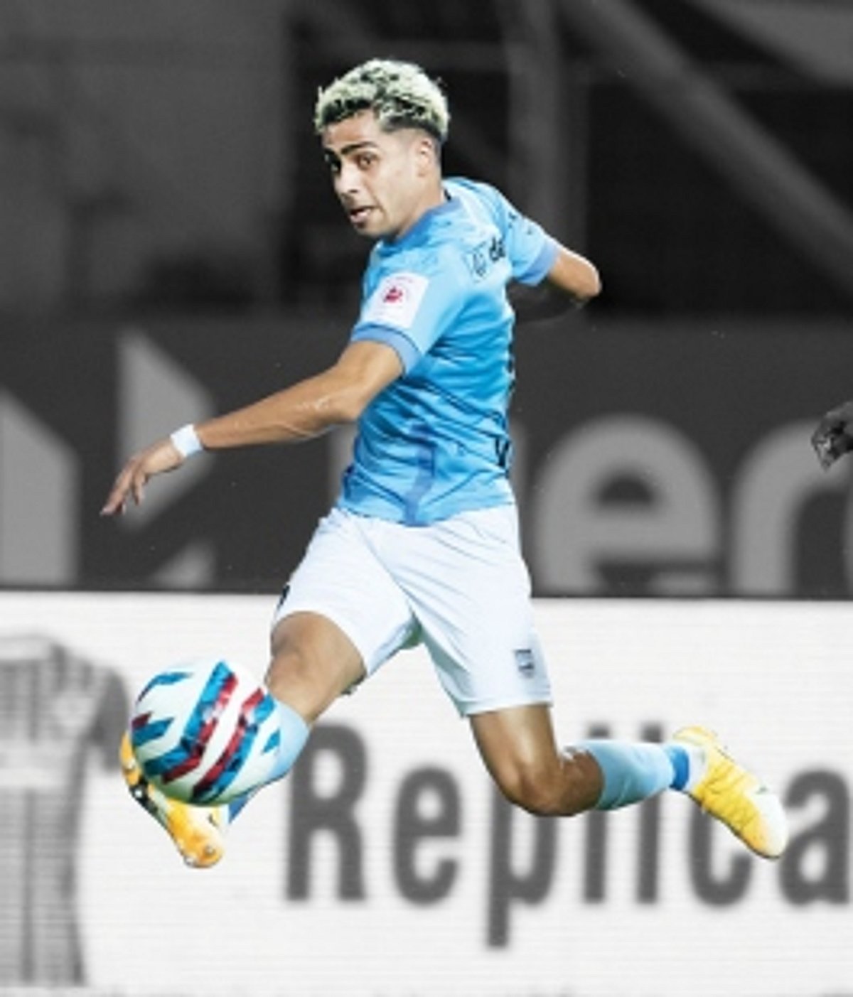 Vikram shines, Mumbai on a rampage