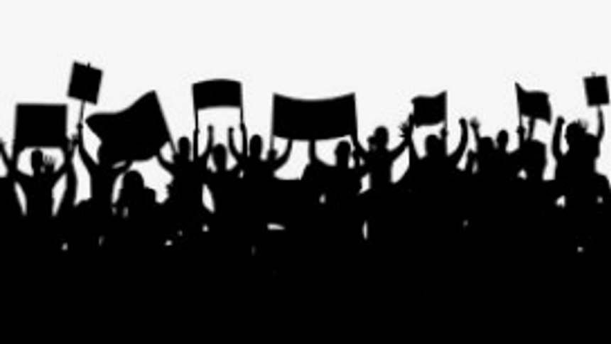 Villagers Protest Outside Valpoi Police Station, Demand Release of Youth Held in Shravan Barve Murder Case 1 Villagers Protest Outside Valpoi Police Station, Demand Release of Youth Held in Shravan Barve Murder Case