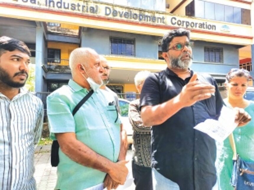 Villagers oppose waste mgmt plant planned at Verna Industrial Estate 1 Villagers oppose waste mgmt plant planned at Verna Industrial Estate