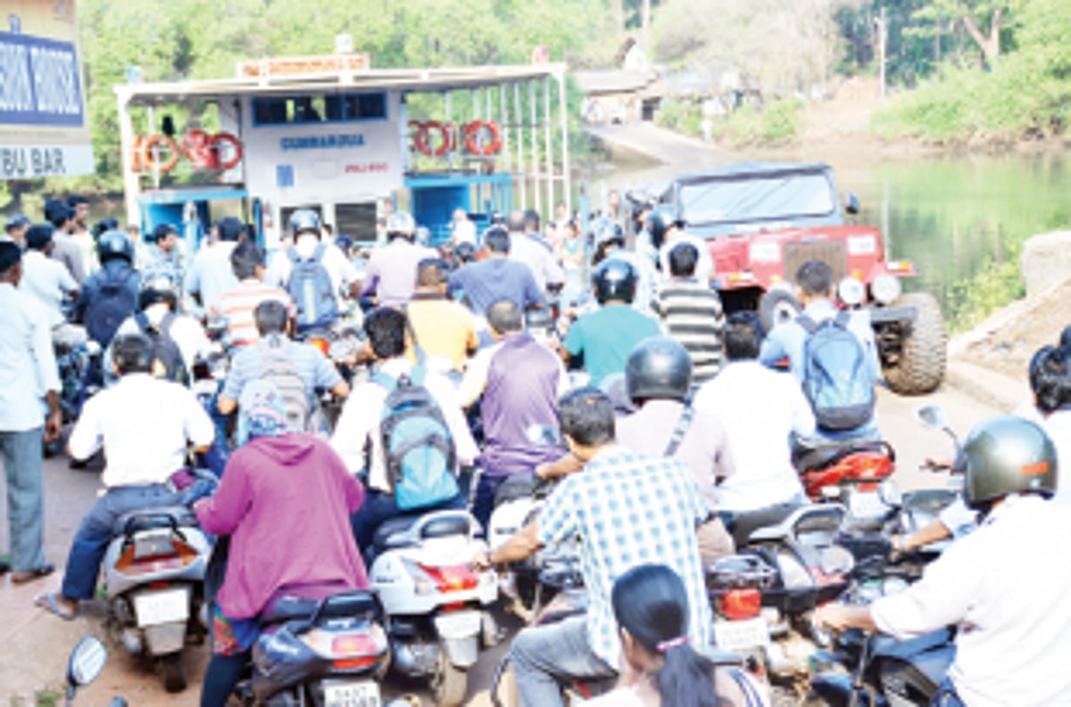 Villagers threaten to stop work on  approach road of Cumbarjua bridge