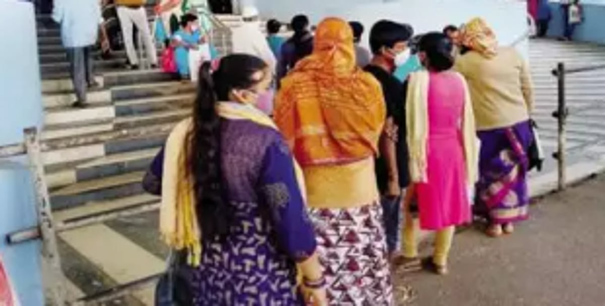 Violation, mismanagement of COVID protocol by people, authority tense Quepem