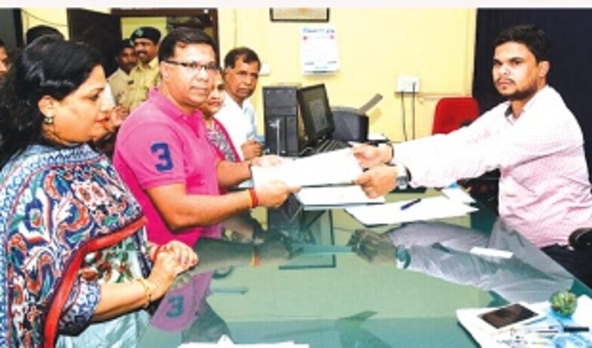 Vishwajit files nomination 1 Vishwajit files nomination