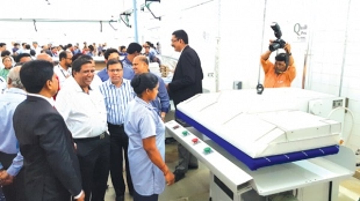 Vishwajit inaugurates centralised laundry at GMC