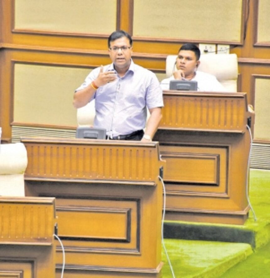 Vishwajit promises more dialysis centres 1 Vishwajit promises more dialysis centres