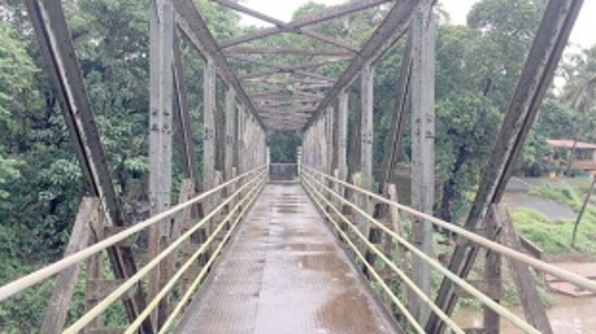 Vithalapur locals demand to  open foot bridge for traffic