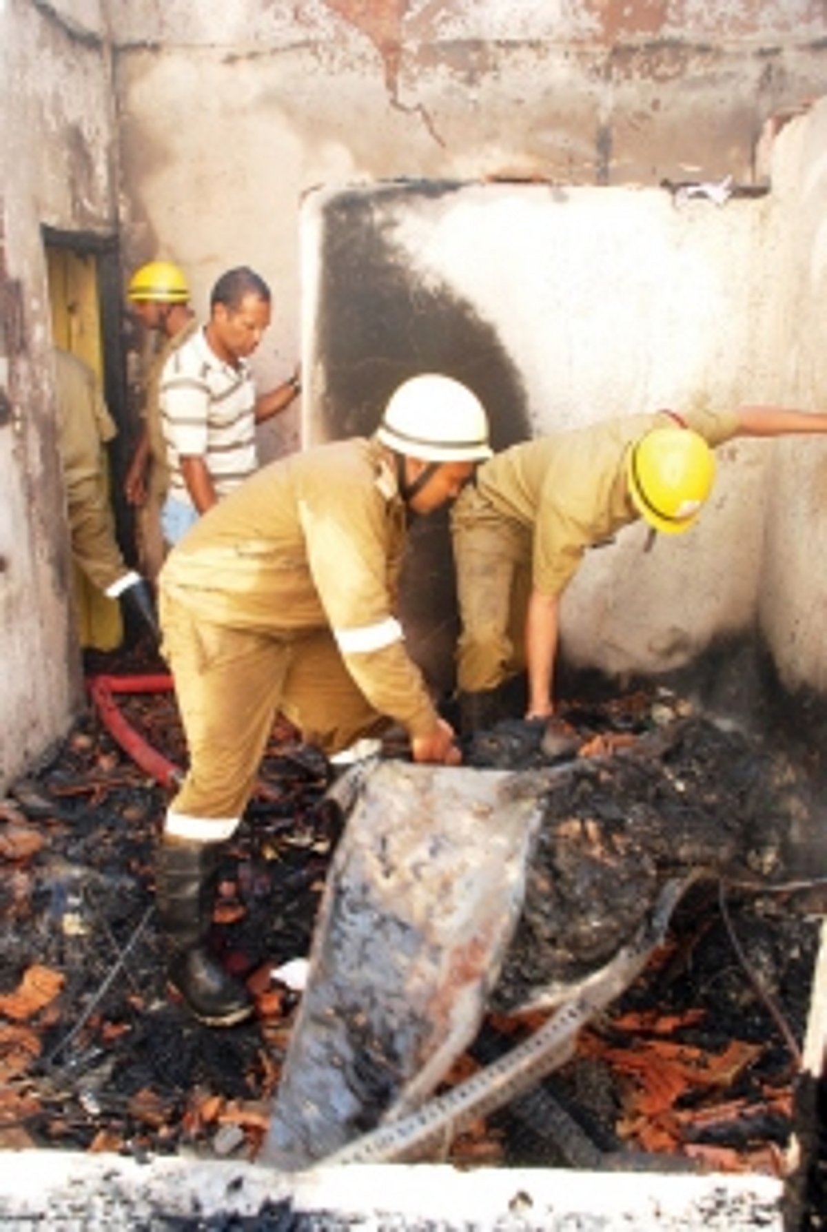Voltage spike causes fire  at house in Davorlim