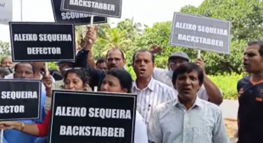 Voters protest outside Nuvem MLA Aleixo Sequeira’s House for joining the BJP