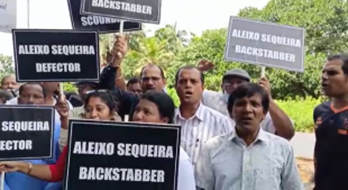 Voters protest outside Nuvem MLA Aleixo Sequeira’s House for joining the BJP