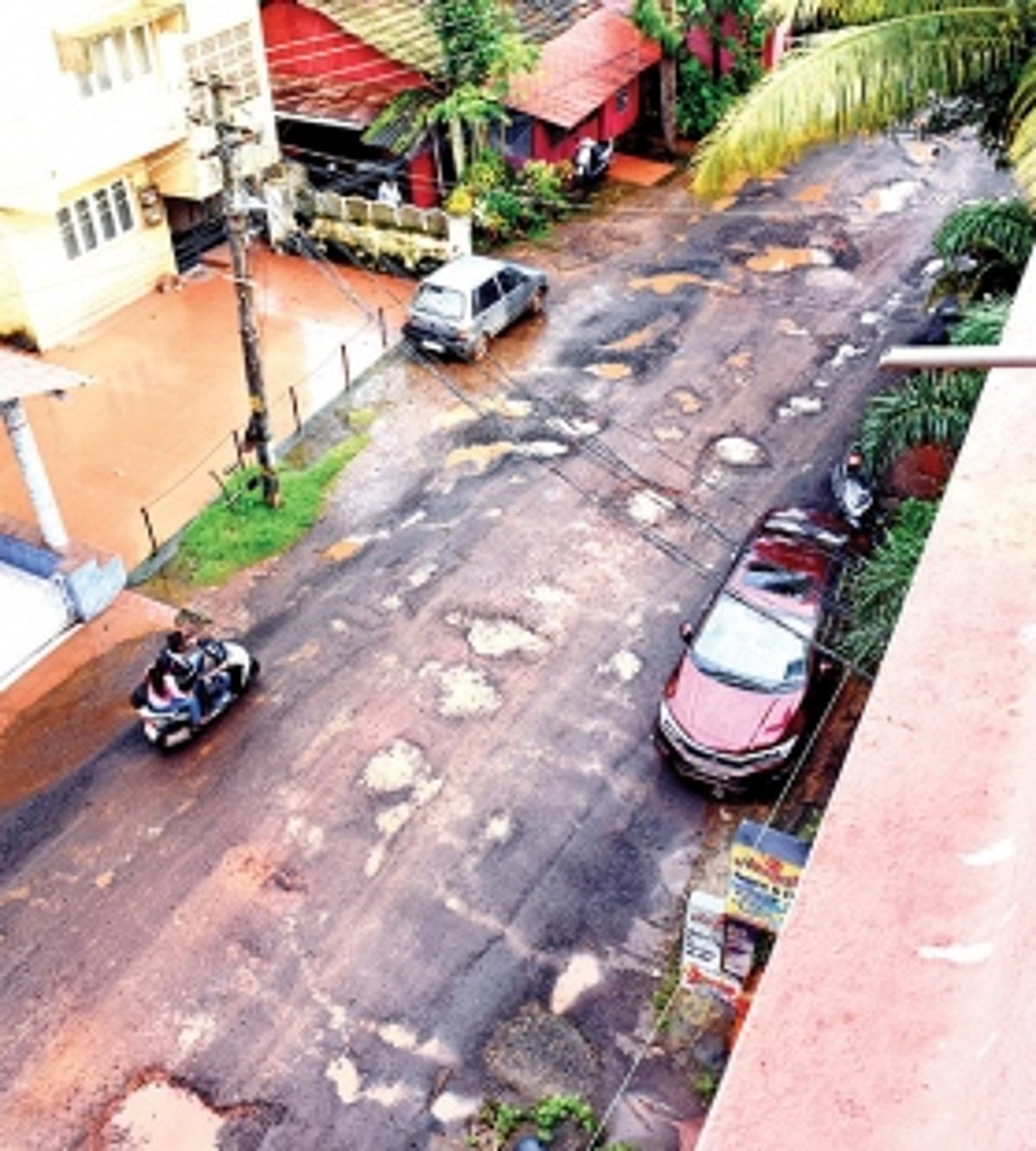 WHOM TO BLAME FOR PATHETIC ROADS IN GOA