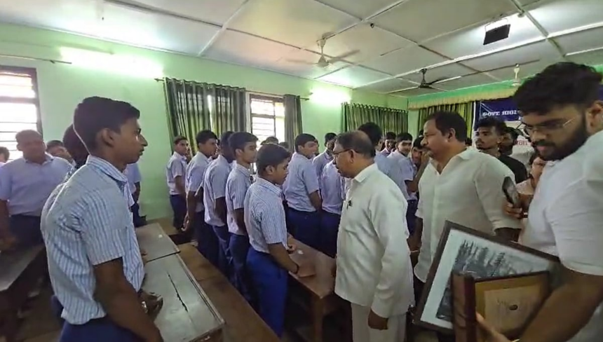 WRD Minister Shubash Shirodkar Inspires Pernem Students to Conserve Water and Plant Trees 1 WRD Minister Shubash Shirodkar Inspires Pernem Students to Conserve Water and Plant Trees