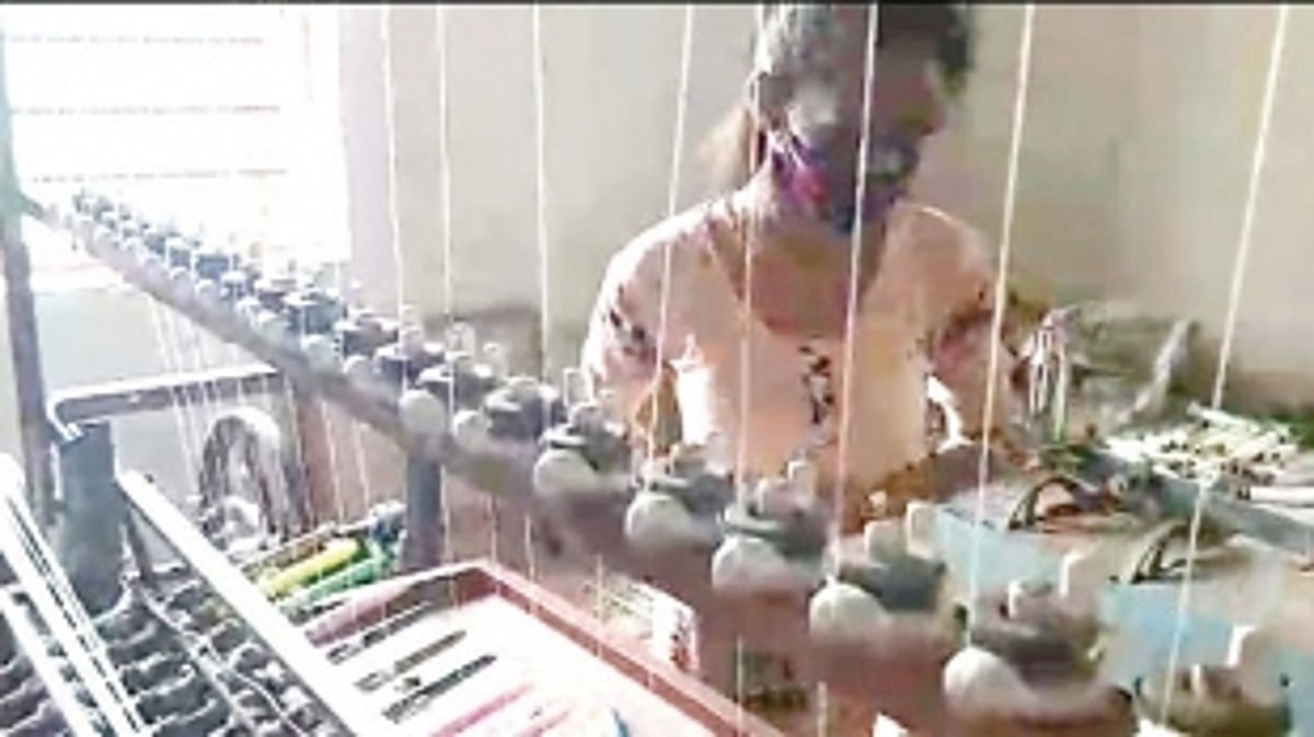 Wadem Handloom Centre workers  demand regularisation of services