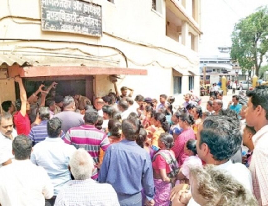 Wadem colony residents demand drinking water supply 1 Wadem colony residents demand drinking water supply