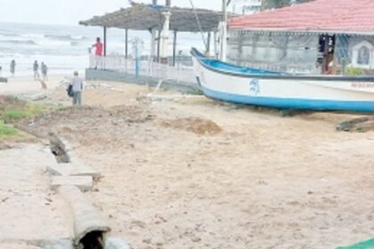 Waste discharge  by eateries at Benaulim Beach