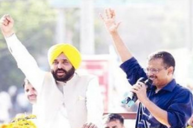 Watching Kejriwal’s lips, and footprint