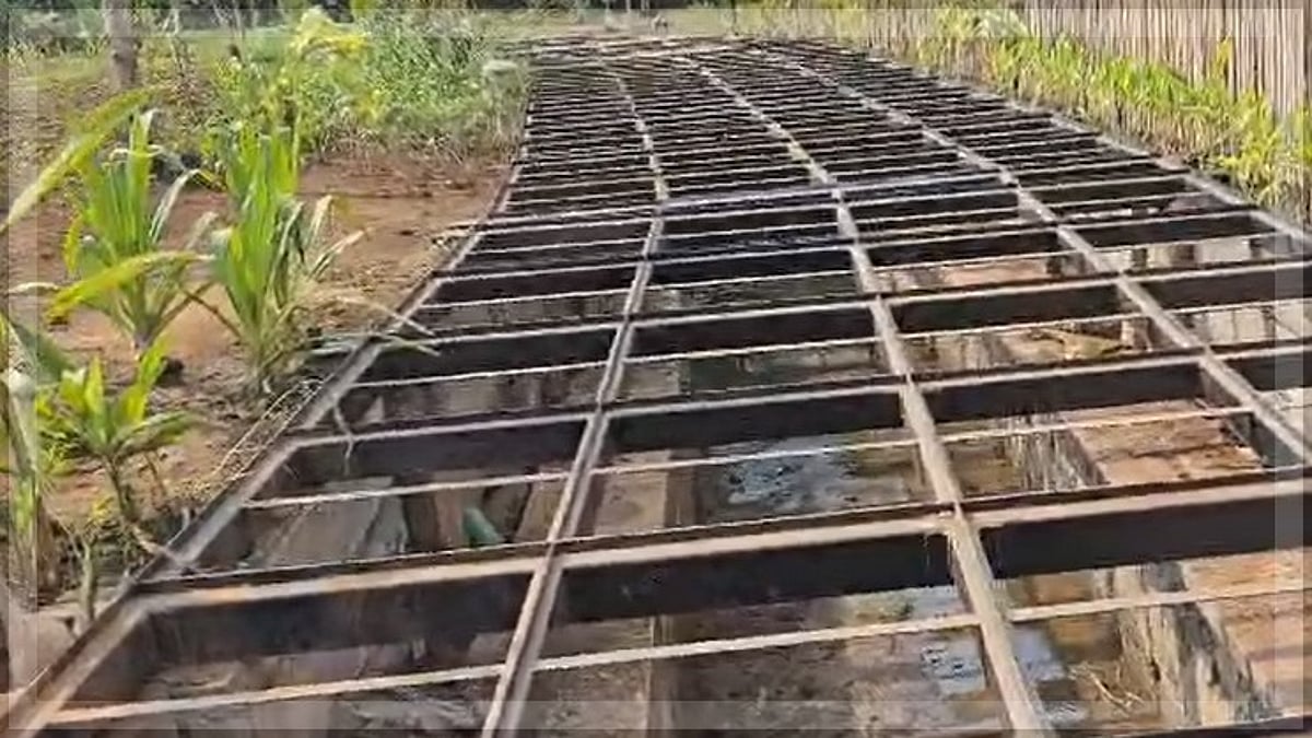 Water Supply Channel Blocked in Agarwada Panchayat, Disrupting Salt Pan Operations and Local Economy