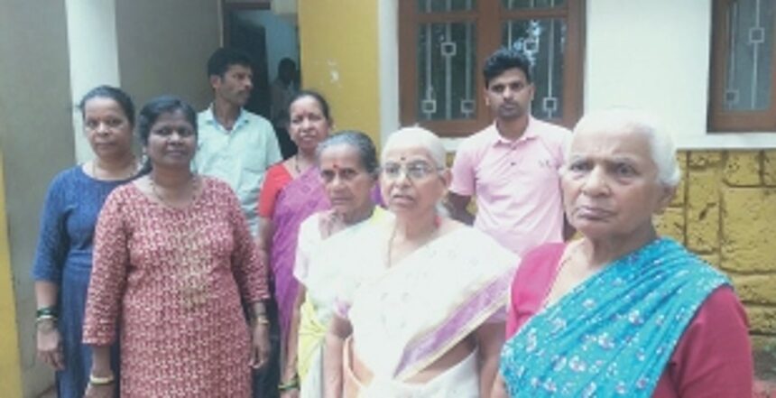 Water crisis compels Undir-Bandora locals to protest at PWD office in Daag