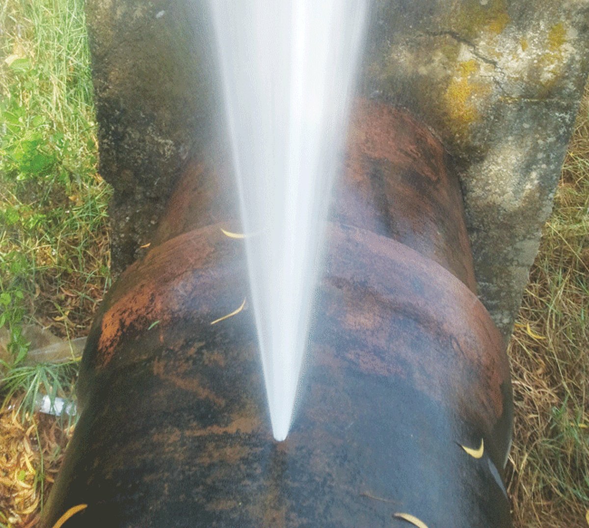 Water flows from the Opa-Tiswadi water pipeline at Banastarim on Sunday.