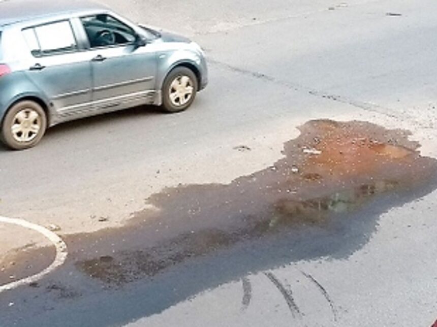 Water leaking from pipeline on Vasco road 1 Water leaking from pipeline on Vasco road