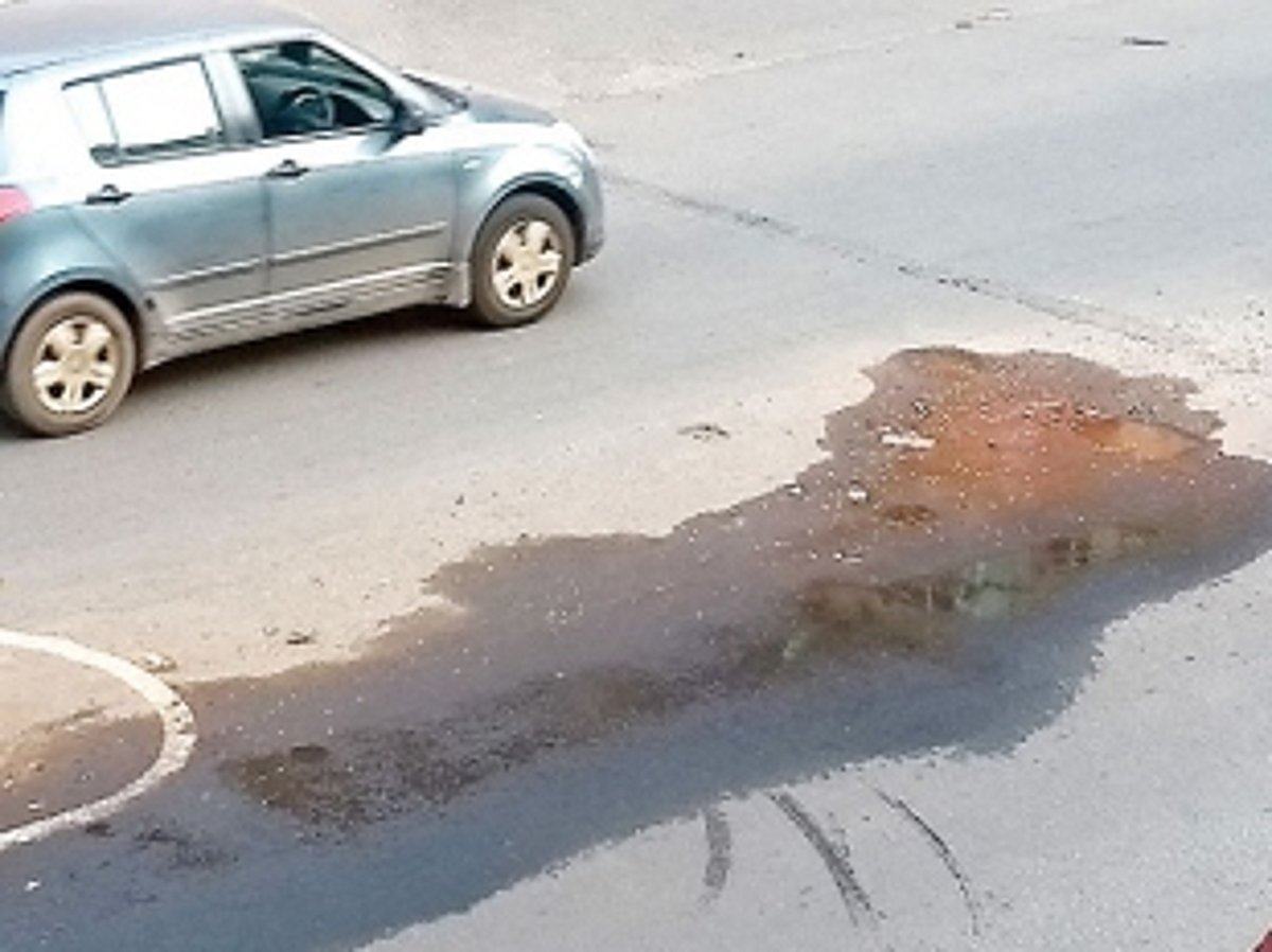 Water leaking from  pipeline on Vasco road