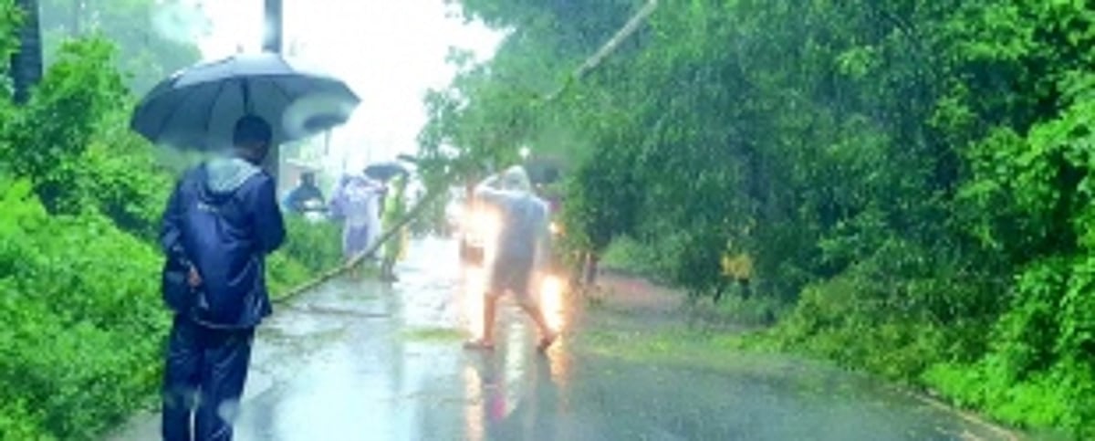 Water level swells dangerously at Paroda