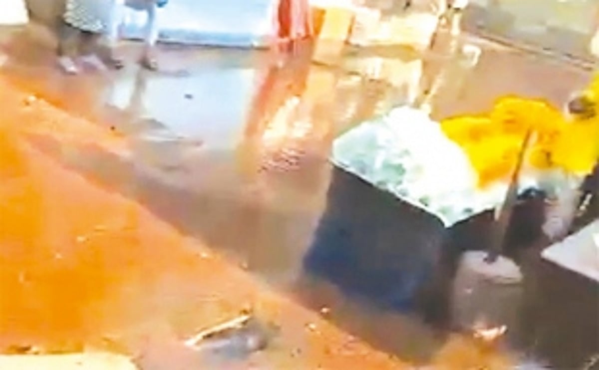 Water pipeline bursts, leaves Mapusa Market inundated