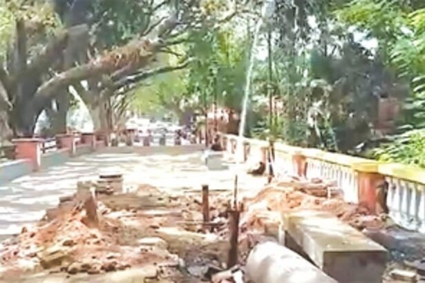 Water valve bursts near Kala Academy; highlights negligence of Smart City project authorities